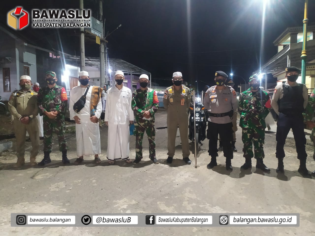 Bawaslu Balangan Hadir Melakukan Pengawasan pada kunjungan Pasangan Calon Gubernur/Wakil Gubernur Kalsel No.Urut 1 H.Sahbirin Noor - Muhidin di Pengajian Guru Bakhiet