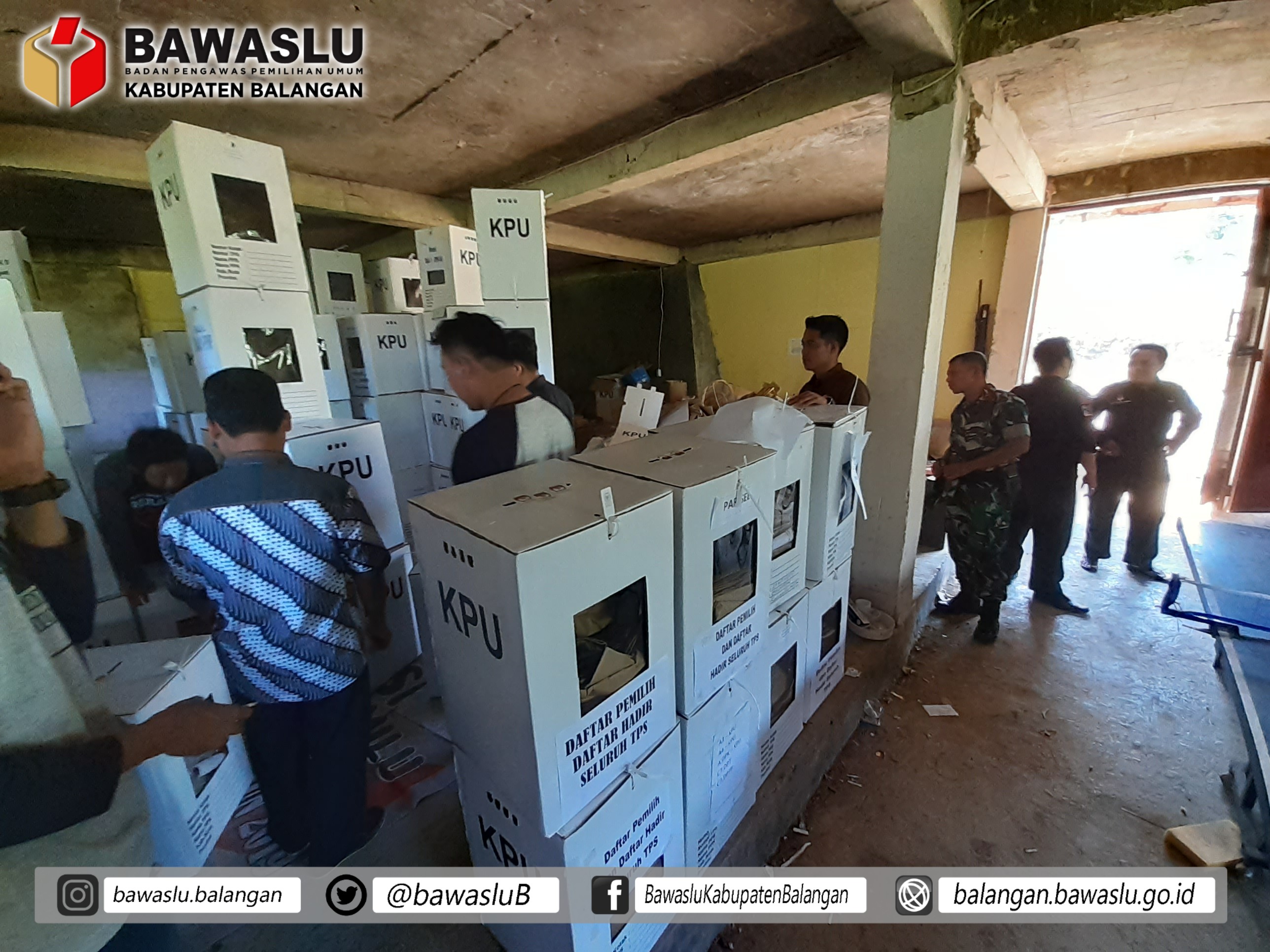 Bawaslu Kabupaten Balangan Awasi Pembukaan Kotak Suara