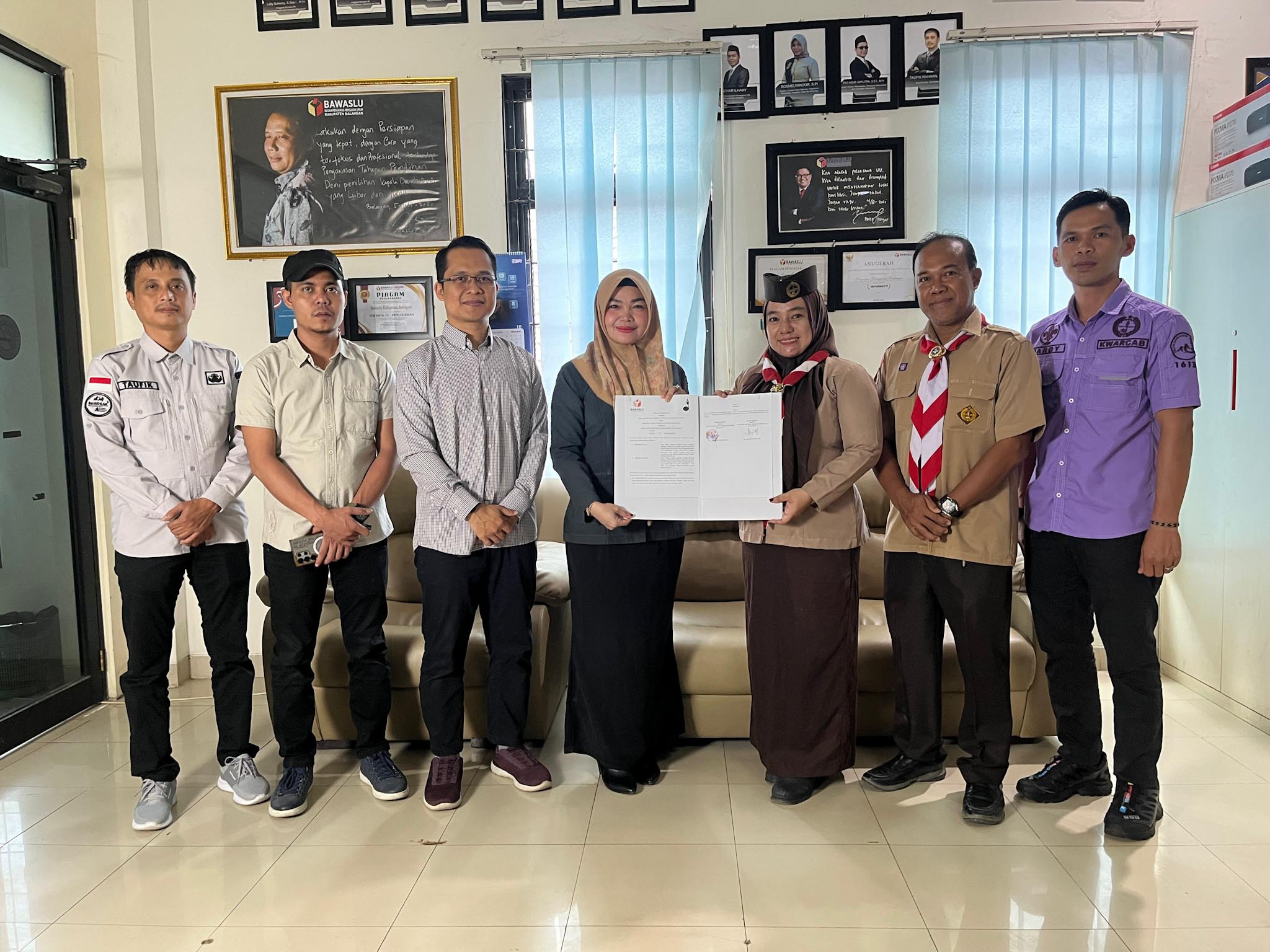 Bawaslu Balangan dan Kwarcab Balangan Tandatangani MoU Penguatan Pengawasan Partisipatif