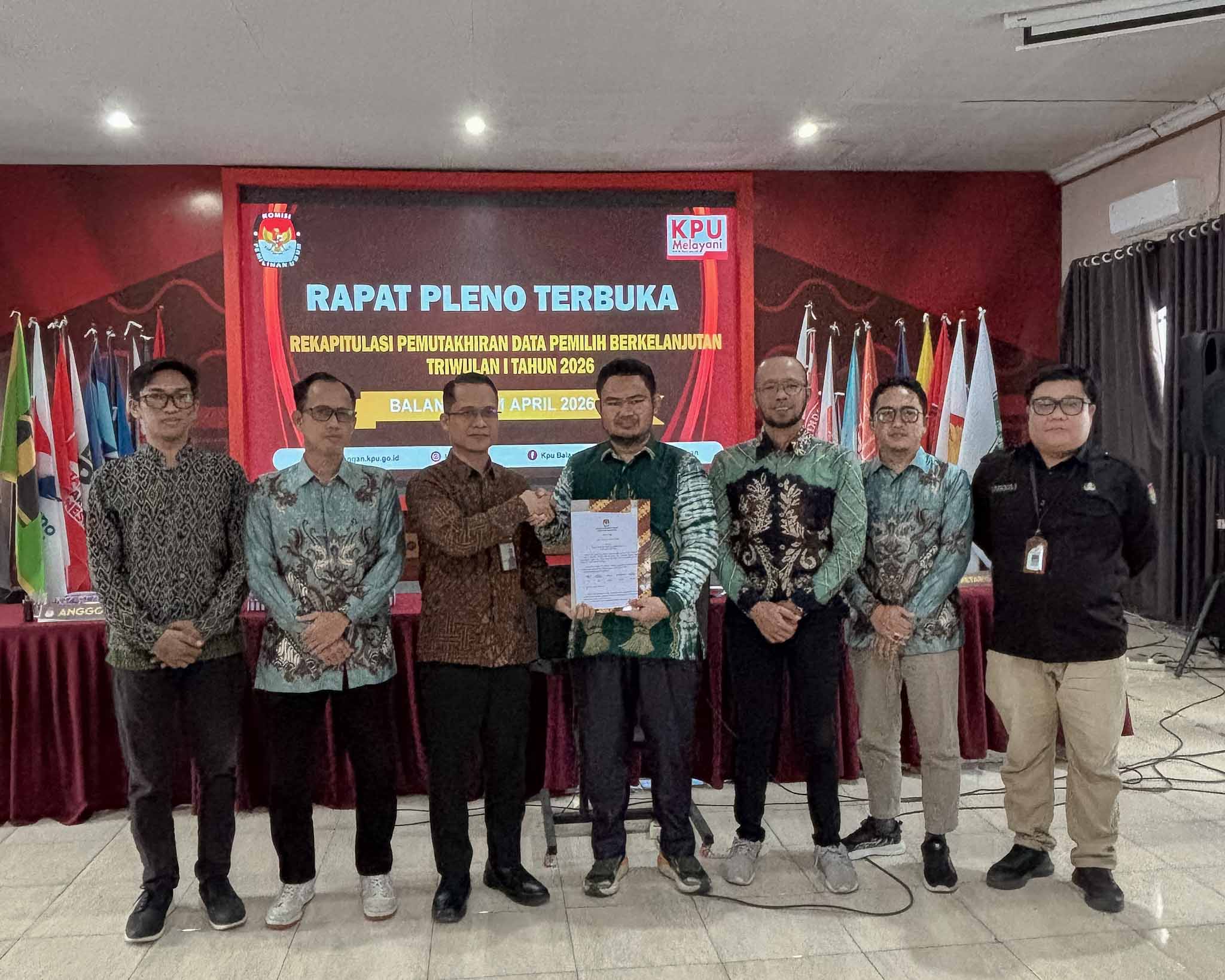 Bawaslu Balangan Tekankan Tindak Lanjut Masukan dan Saran Perbaikan di Pleno PDPB Triwulan I