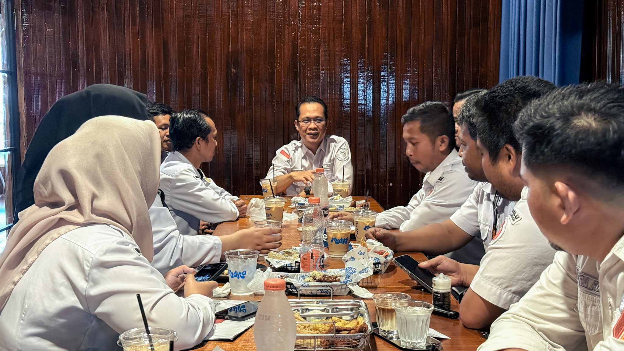 Bawaslu Balangan Perkuat Tata Kelola Layanan Hukum melalui Rapat Fasilitasi