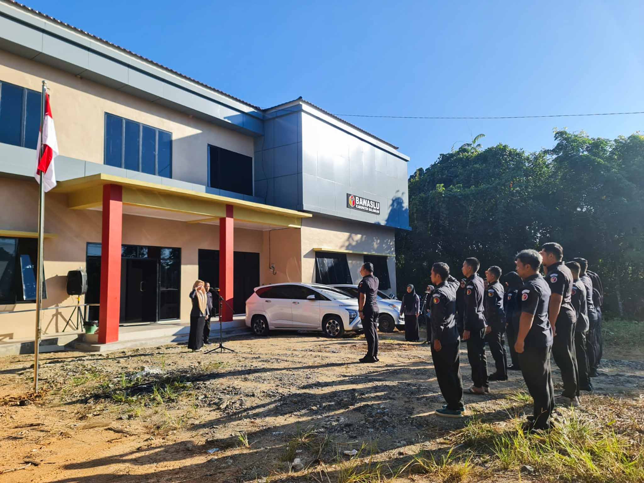  Apel Perdana di Kantor Baru, Bawaslu Balangan Awali Pekan dengan Semangat Baru