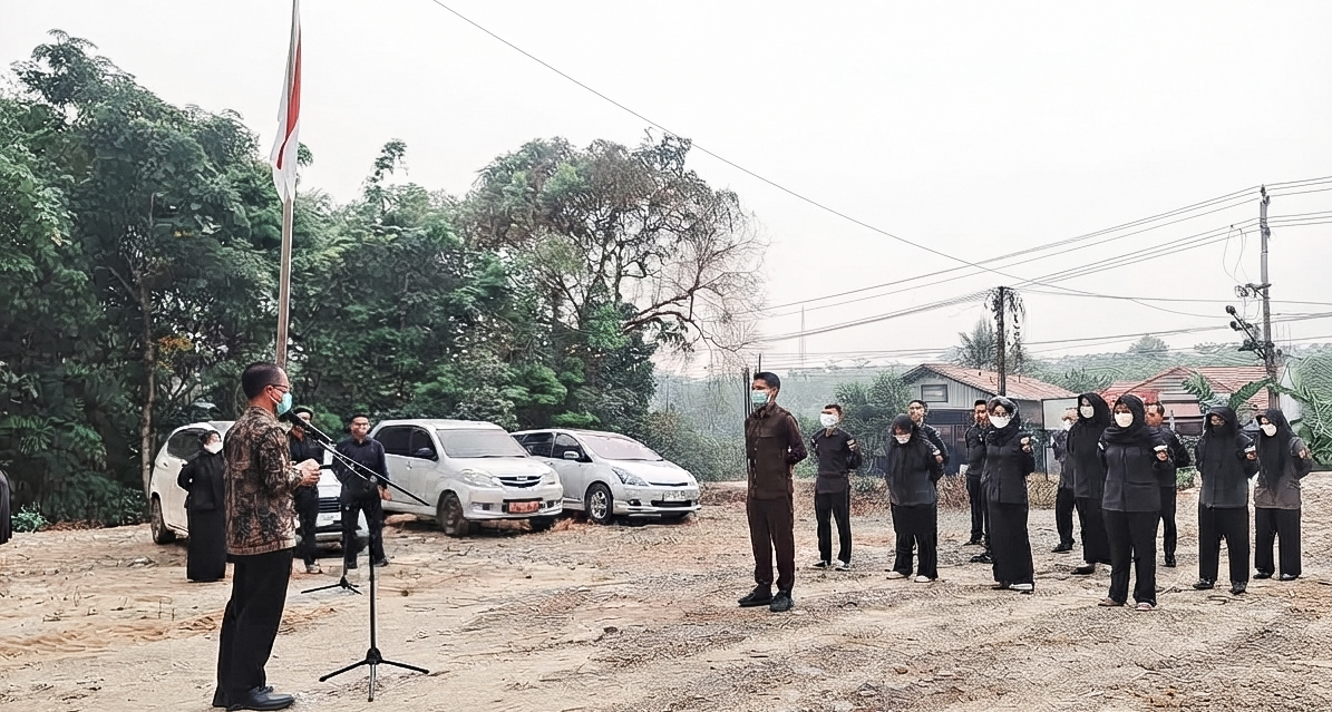 Bukan Sekadar Apel, Bawaslu Balangan Ingatkan Jajaran Tetap Waspada di Tengah Kabut Asap