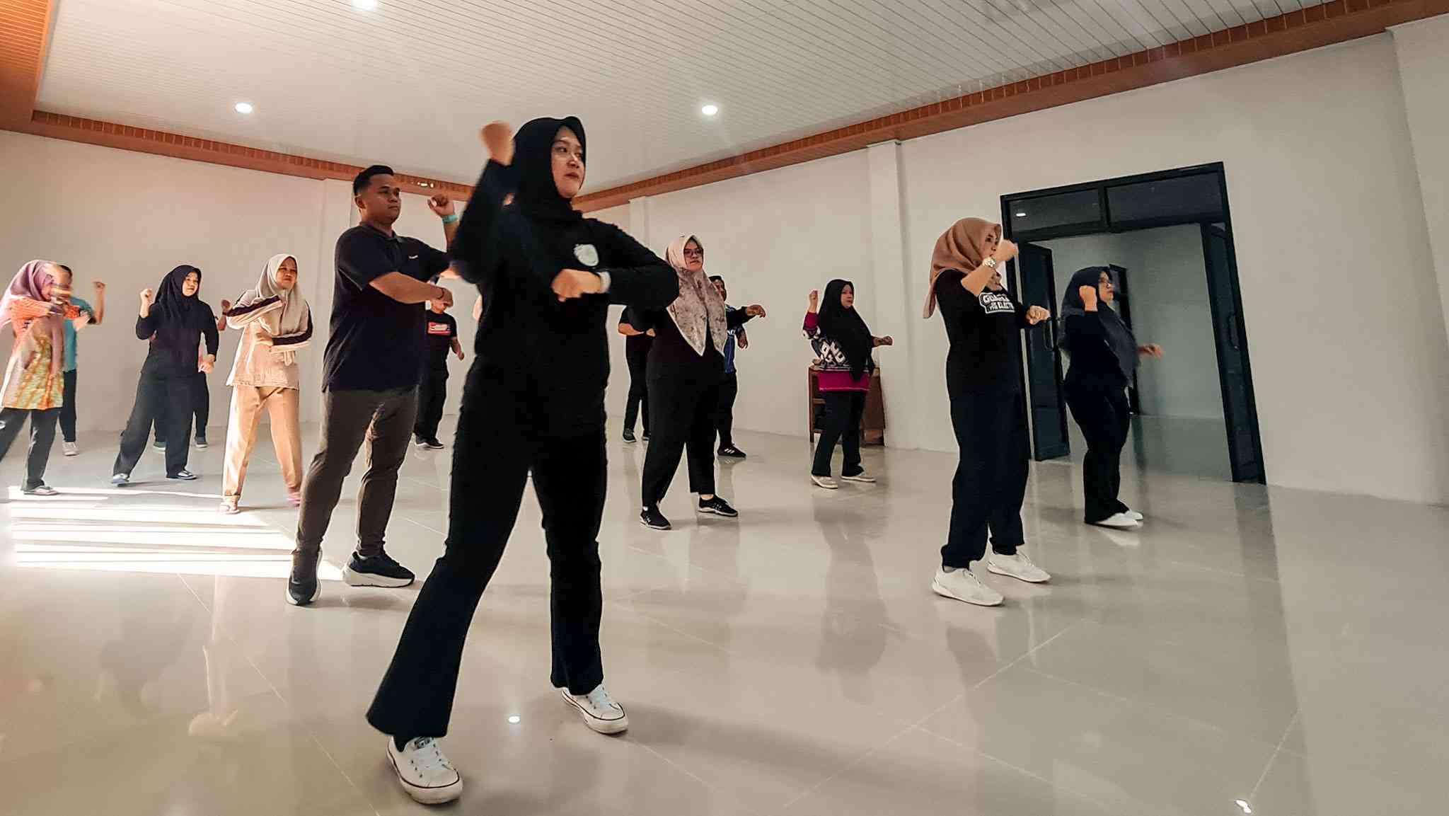 Jumat Sehati, Bawaslu Balangan Jaga Kebugaran dan Perkuat Kekompakan Jajaran
