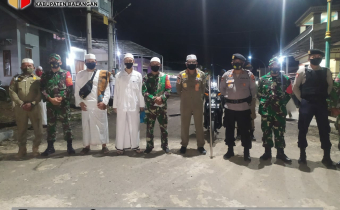 Bawaslu Balangan Hadir Melakukan Pengawasan pada kunjungan Pasangan Calon Gubernur/Wakil Gubernur Kalsel No.Urut 1 H.Sahbirin Noor - Muhidin di Pengajian Guru Bakhiet