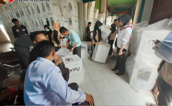 Awasi Pembukaan Kotak Suara Tahap II