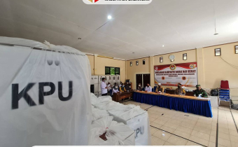 Bawaslu Awasi Pembukaan Kotak Suara