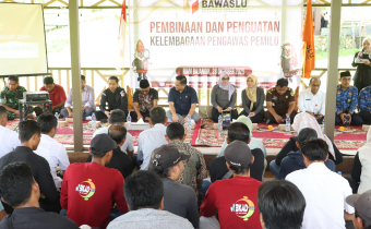 Bawaslu Kabupaten Balangan Selenggarakan Pembinaan dan Penguatan Kelembagaan Bersama Ketua Komisi II DPR RI