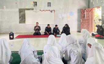 Bawaslu Balangan Dorong Kesadaran Demokrasi Pemilih Pemula di MA Ainul Amin
