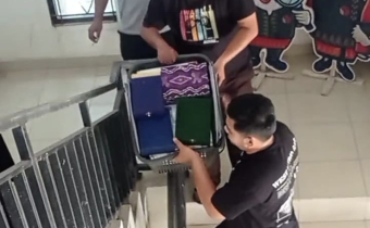  Jumpa Berlian Jadi Semangat Penataan Kantor Baru, Bawaslu Balangan Mulai Angkut Barang Tahap Awal
